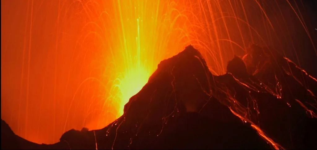 Vulkanausbruch gr bik jpg